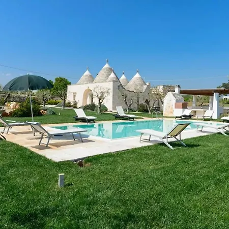 Trulli Terrarossa Con Piscina Martina Franca