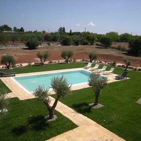 Trulli Terrarossa Con Piscina Villa