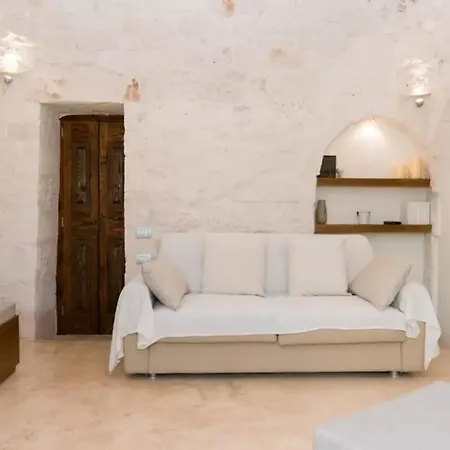 Trulli Terrarossa Con Piscina